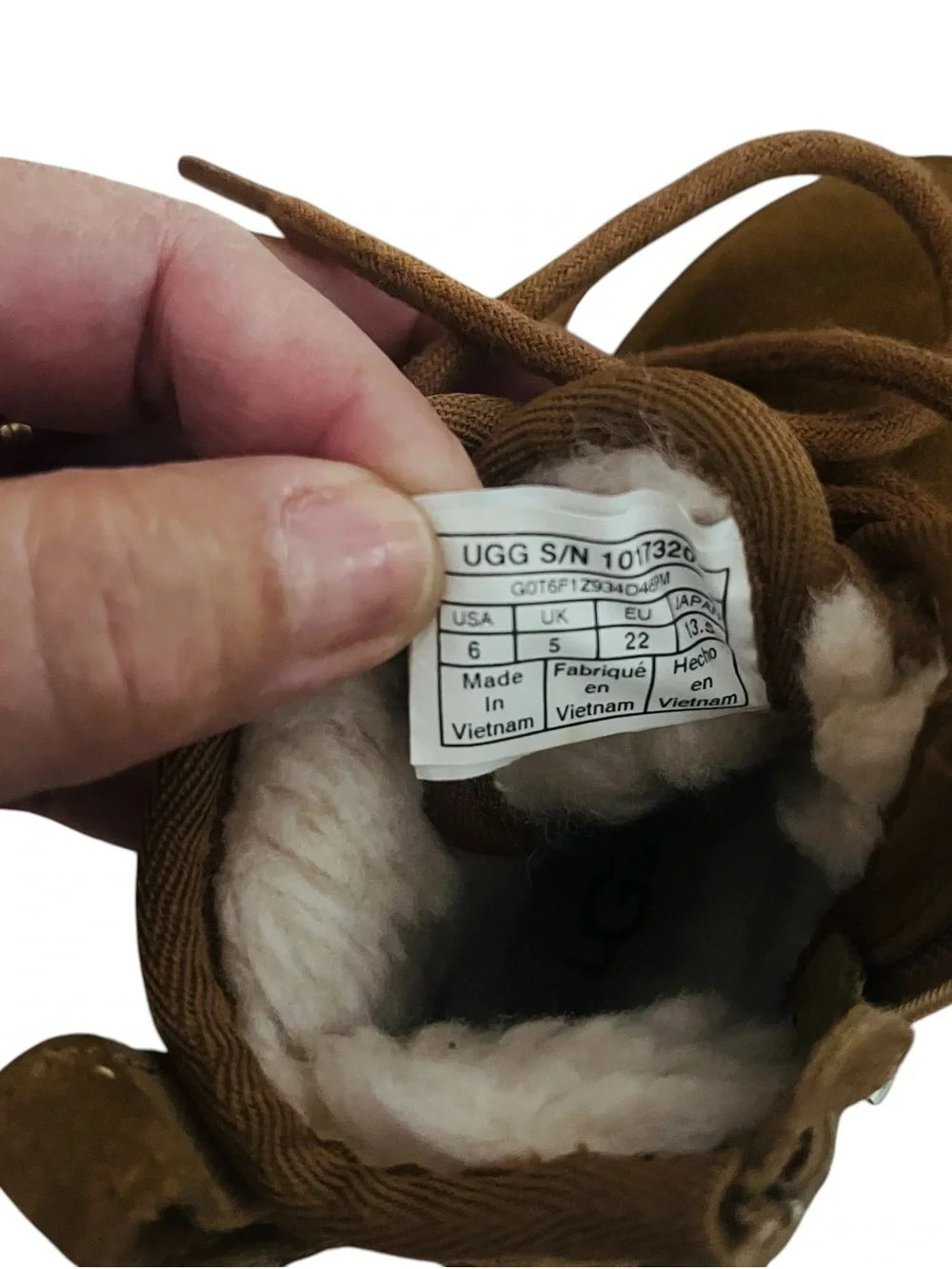 UGG Kids Chestnut Lace-Up Shearling Boots